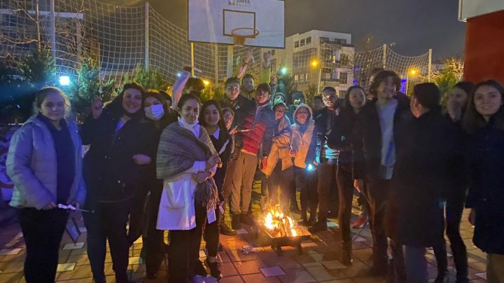 SİMYACILAR GECE KAMPINDA